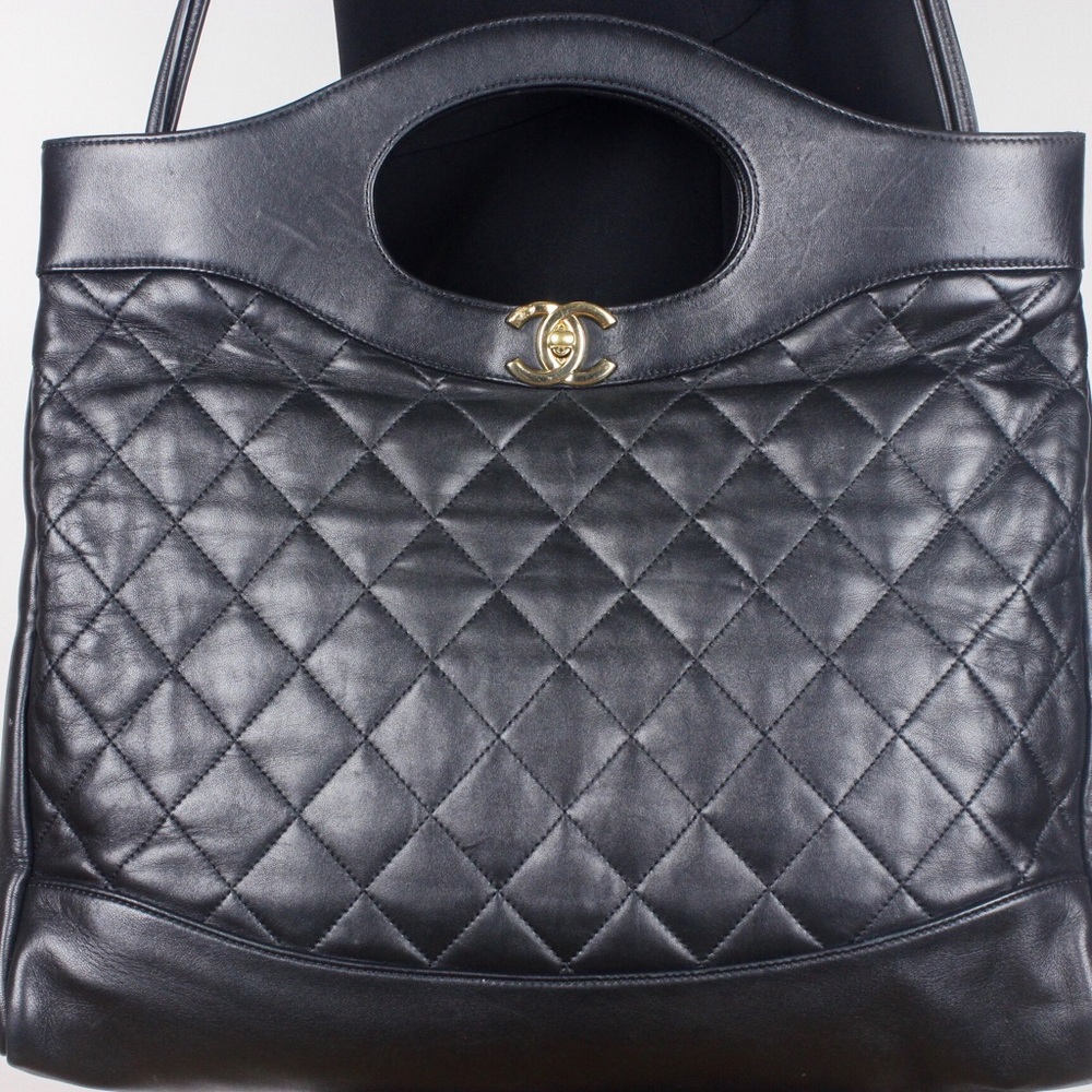 2018 Chanel Lambskin Chanel 31 Medium Shopping Bag - Picture 2 of 8